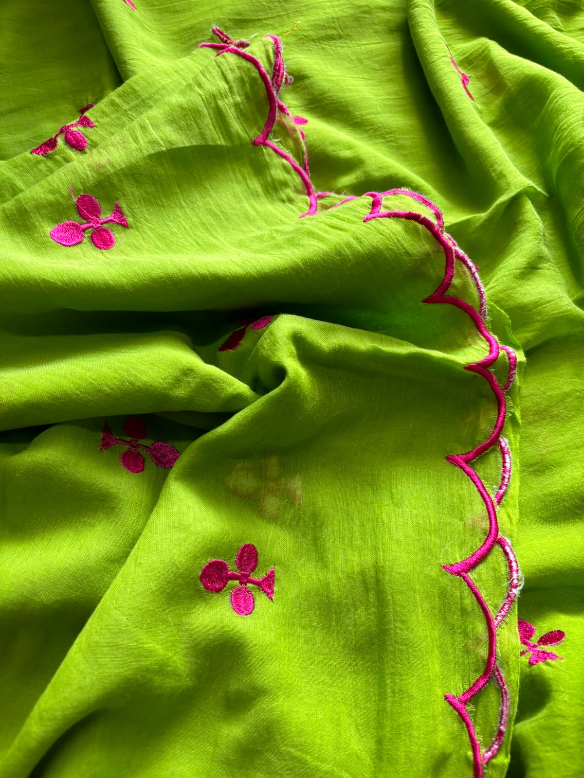 Parrot green with club design and scallop