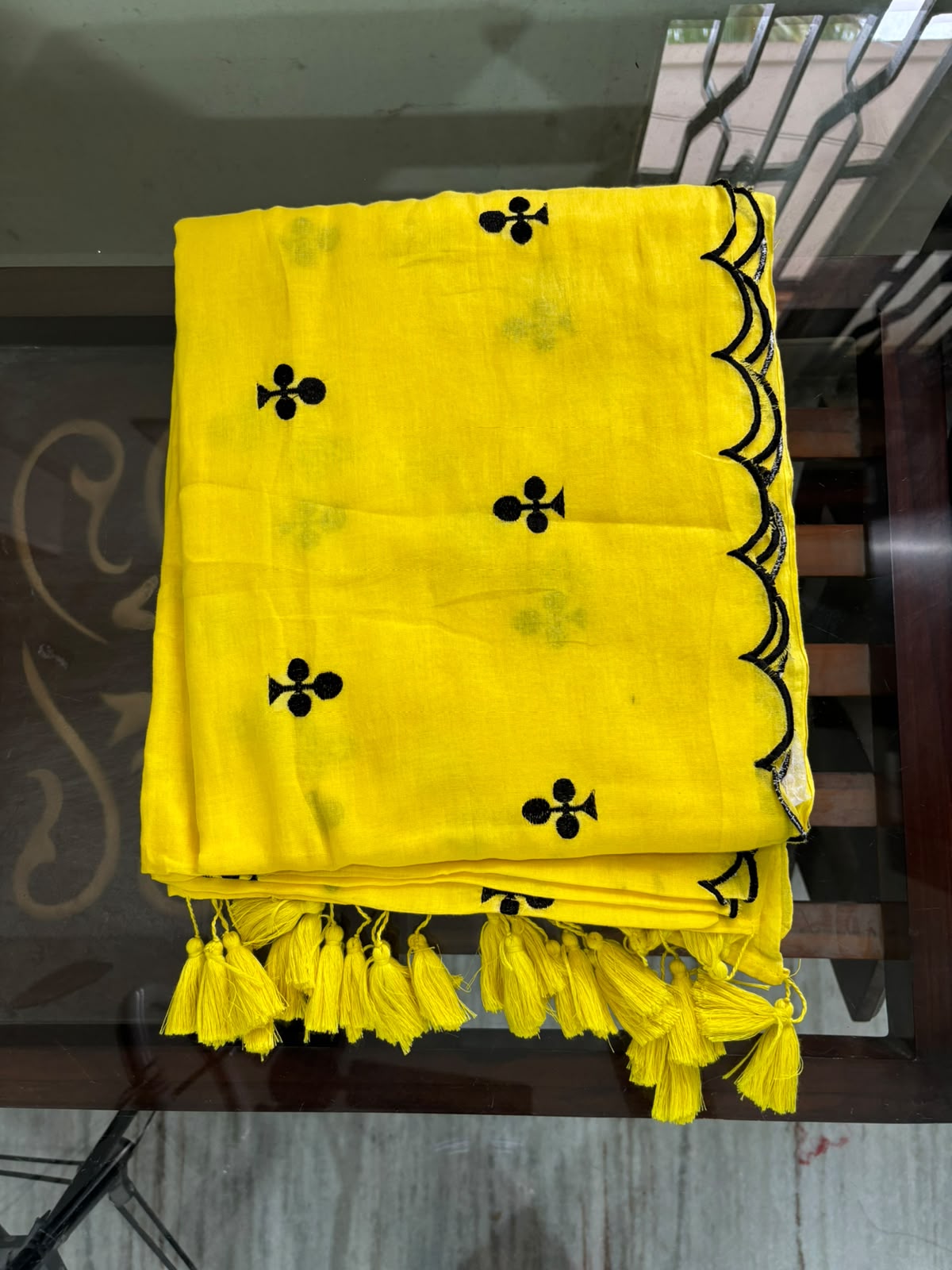 Yellow with club design and scallop