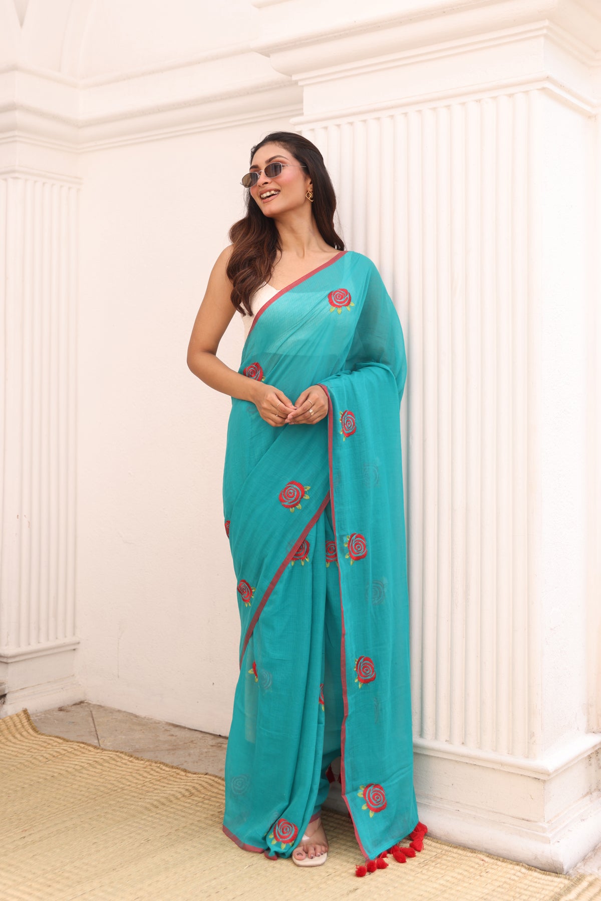 Rama green with red roses