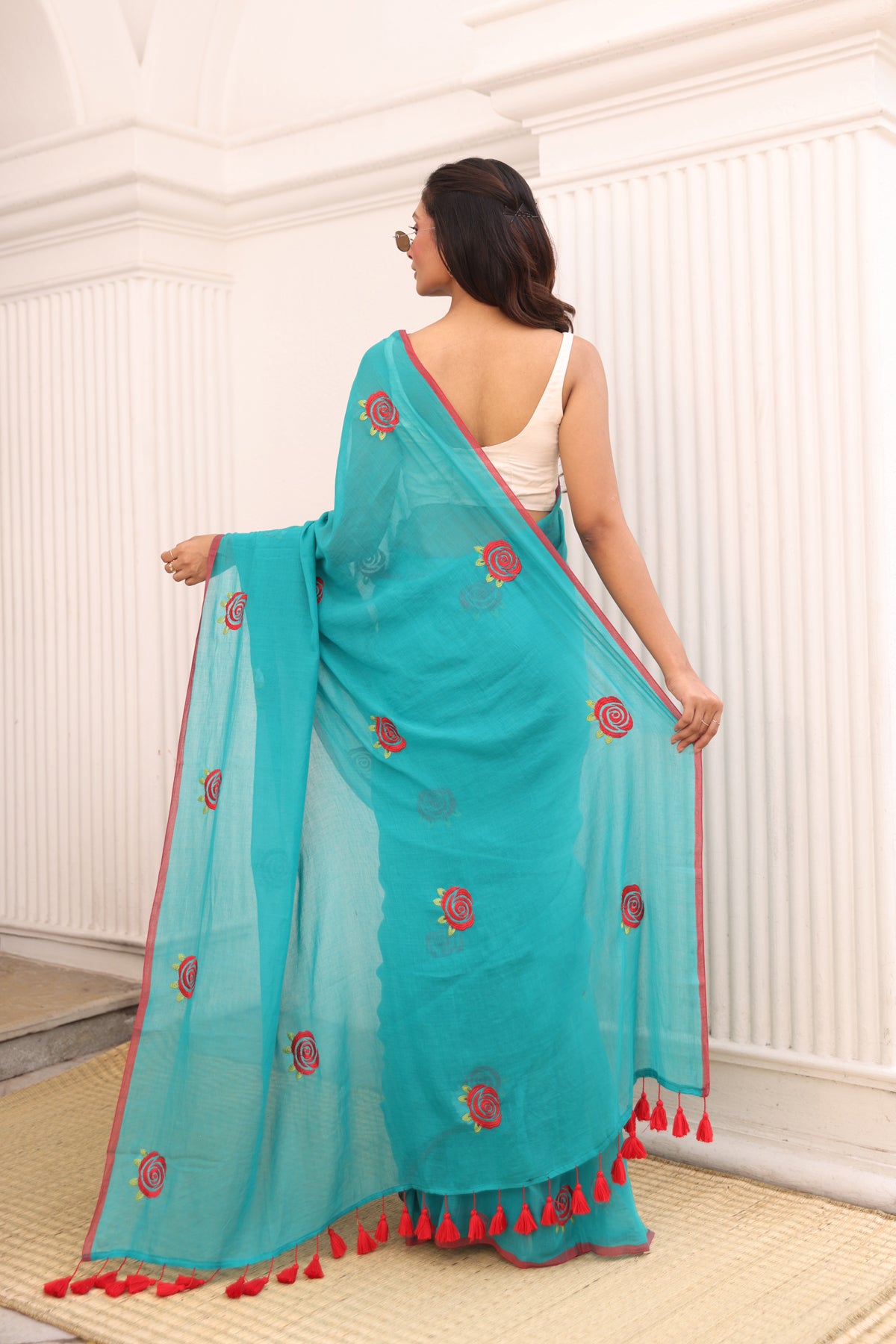 Rama green with red roses